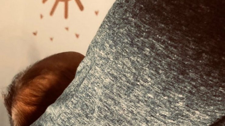 Πολύ γνωστός Έλληνας τραγουδιστής έγινε πατέρας και μόλις το μάθαμε!