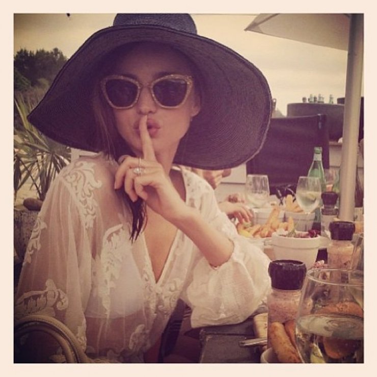 Miranda Kerr: Υπέροχη και στην παραλία