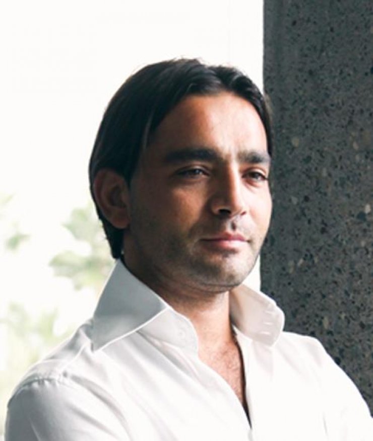 Γιάννης Μισιρλής: Δείτε τον να σβήνει την τούρτα του! 