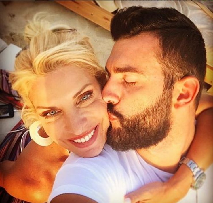 Υπέροχοι κι οι δύο! Η φωτογραφία της Ελένης Μενεγάκη και του Θοδωρή Μισόκαλου που δεν είδαμε ποτέ ξανά!