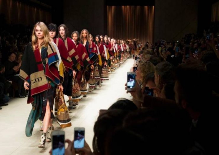 Κάντε χώρο στην ντουλάπα: Οι φούστες είναι must για τη σεζόν!