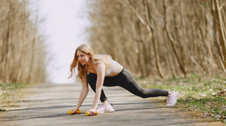 Η Ελένη Πετρουλάκη μας δείχνει οκτώ ασκήσεις για την περιφέρεια