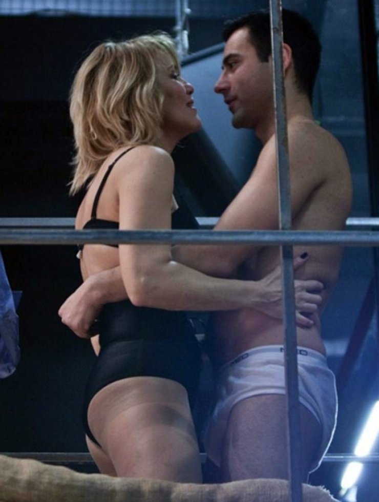 Κ.Μιχαήλ: «Βλέπω όλων των ειδών τις τσόντες και κάνω παρέα με πόρνες»