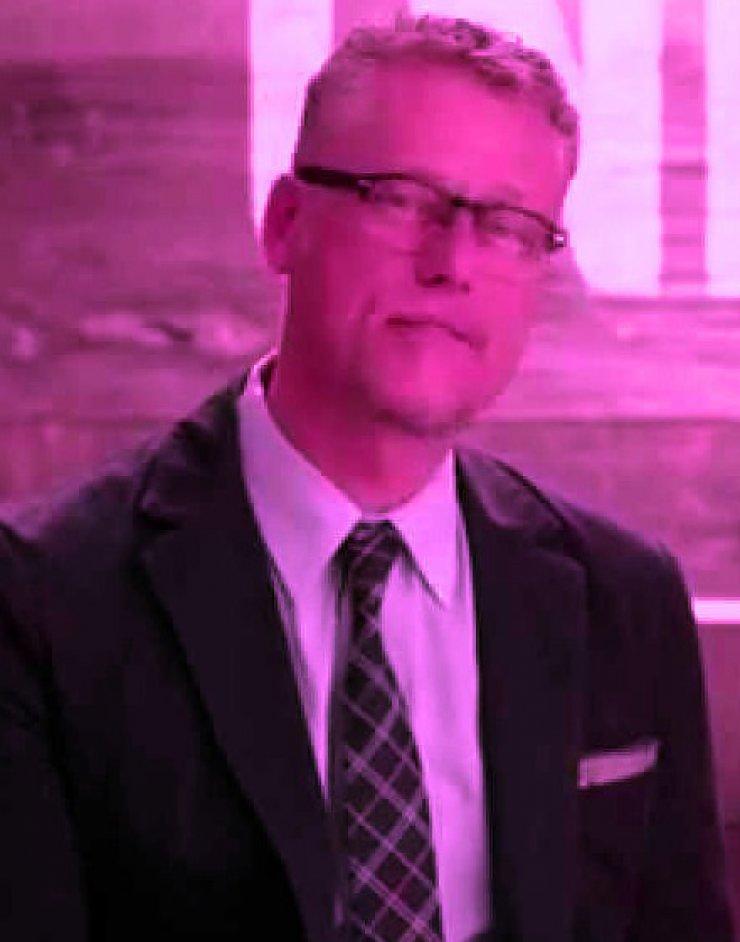 Σκάσε. Σκάσε εσού.