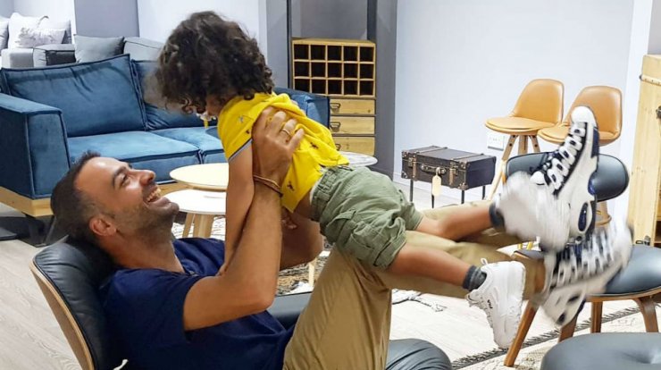 Μιχάλης Σοφοκλέους: Πως αντιλαμβάνεται ο γιος του την αναγνωρισιμότητα του;