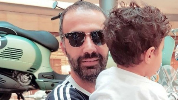 Μιχάλης Σοφοκλέους: Δείτε τι κάνει με τον γιο του Σοφοκλή στην παραλία! [εικόνα]