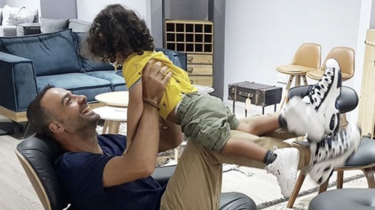 Κλάψαμε από τα γέλια! Δείτε το βίντεο που ανήρτησε ο Μιχάλης Σοφοκλέους με πρωταγωνιστή τον τρίχρονο γιο του [βίντεο]