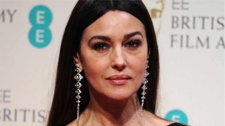 Monica Bellucci: Κάνει διακοπές στην Ελλάδα μαζί με την κόρη της [εικόνες]