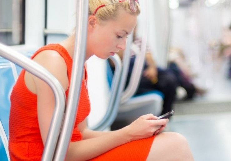 Πόσες ώρες "ξοδεύεις" στο κινητο σου; Μήπως έχεις καταθλιψη;