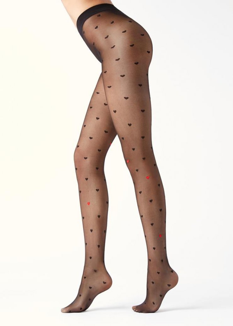 H Calzedonia μιλάει "απευθείας" στην καρδιά σου»