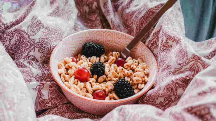 Οι πρωινές συνήθειες που σας βοηθούν να χάνετε θερμίδες όλη την ημέρα!