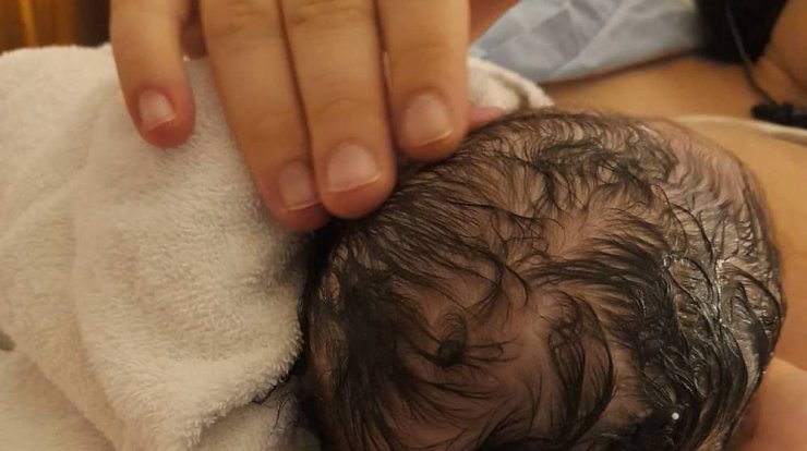 Baby boom για Έλληνα τραγουδιστή! Έγινε μπαμπάς για δεύτερη φορά μέσα σε ένα χρόνο! 