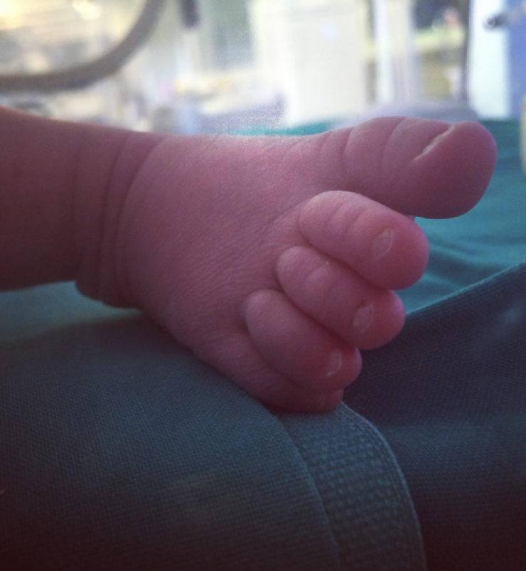 Αυτή είναι η πρώτη φωτογραφία του νεογέννητου μωρού ζευγαριού της ελληνικής showbiz!