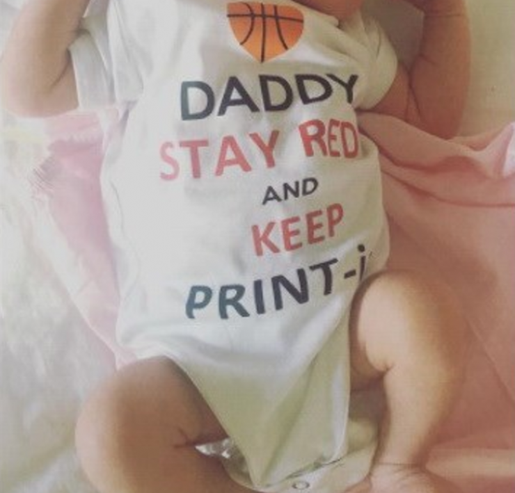 Επώνυμος Έλληνας έγινε μπαμπάς για πρώτη φορά και μας δείχνει για πρώτη φορά την κορούλα του!