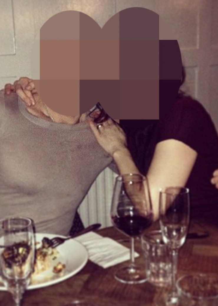 Πασίγνωστη Κύπρια συμπλήρωσε 19 χρόνια γάμου με τον σύζυγο της