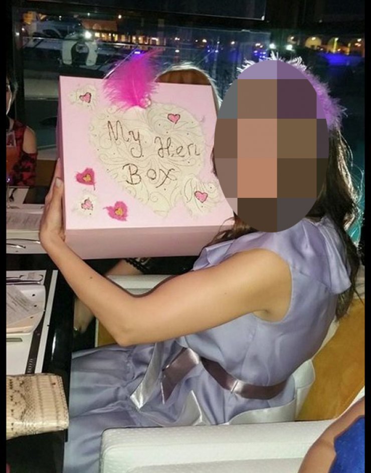 To hens party επώνυμης Κύπριας [εικόνες]
