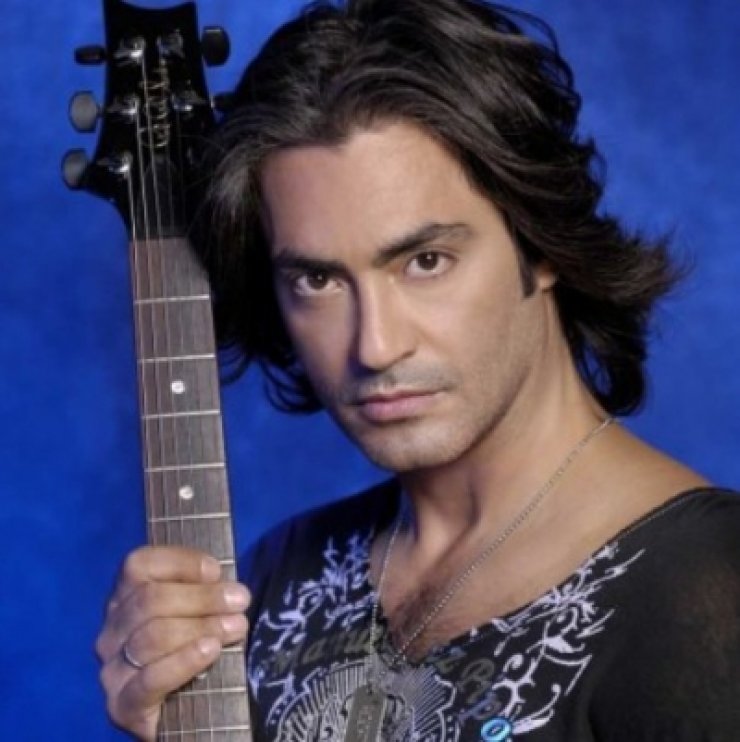 Διονύσης Σχοινάς: «Έχω φάει πάρα πολύ ξύλο από τον πατέρα μου»