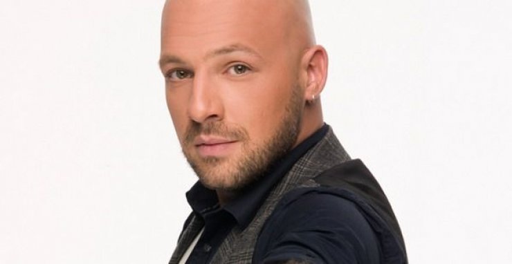 Νίκος Μουτσινάς: Βρήκε τηλεοπτική στέγη!