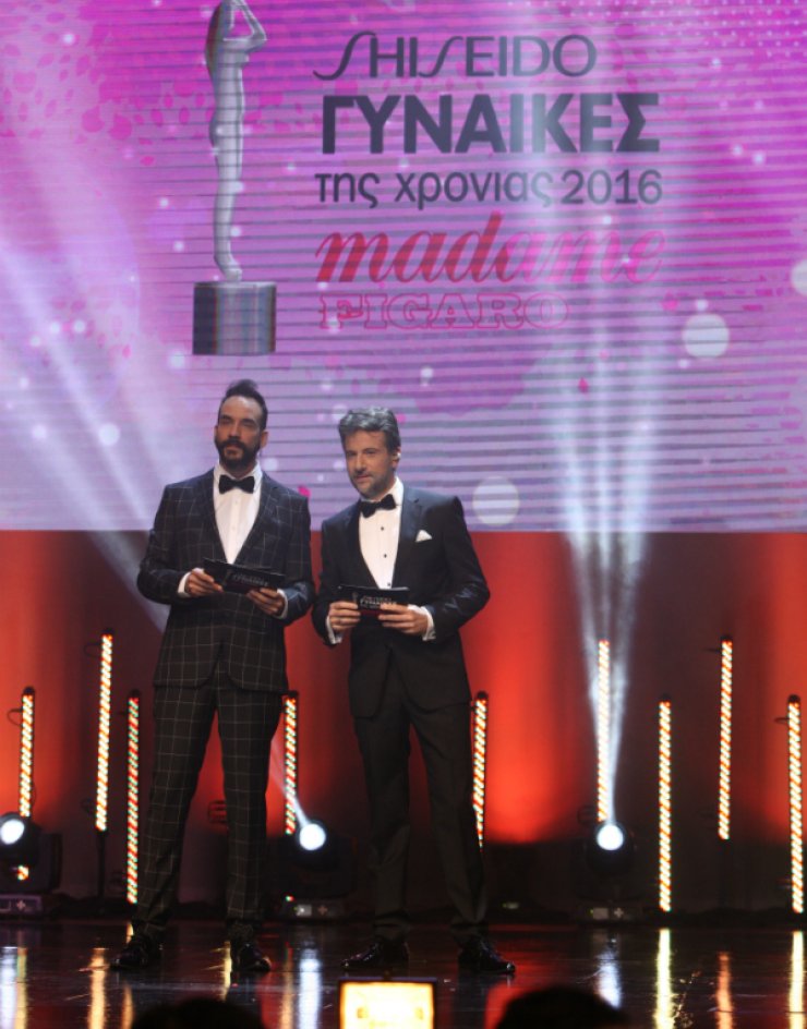 Η στιγμή που το κατάμεστο θέατρο στα "Madame Figaro Γυναίκες της χρονιάς 2016" ξέσπασε σε γέλα! [βίντεο]