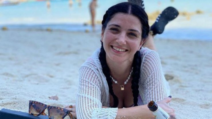 Είδαμε τη Χριστιάνα Μούζουρα με μαγιό μέσα στο χειμώνα χωρίς ρετούς! [βίντεο]