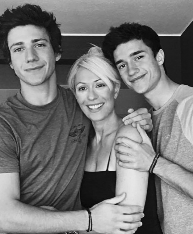 Ο μεγάλος γιος της Μαρίας Μπακοδήμου ανήρτησε εικόνα του με μαγιό και "έριξε" το instagram!