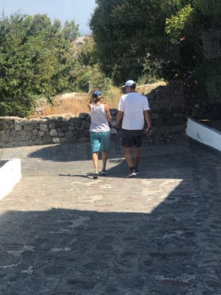 Τζένη Μπαλατσινού: Οι νέες φωτογραφίες που δημοσίευσε με το νέο της σύντροφό από την Πάτμο