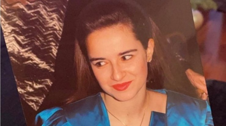 Αναγνωρίζετε την Ελληνίδα παρουσιάστρια σε φωτογραφία από το παρελθόν; 