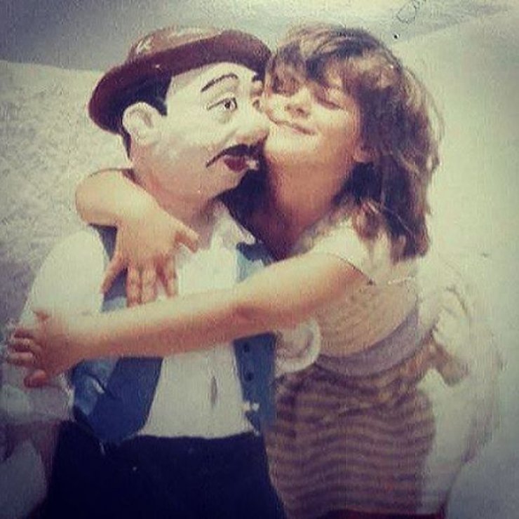 Η φωτογραφία Ελληνίδας τραγουδίστριας από την παιδική της ηλικία που έγινε viral!