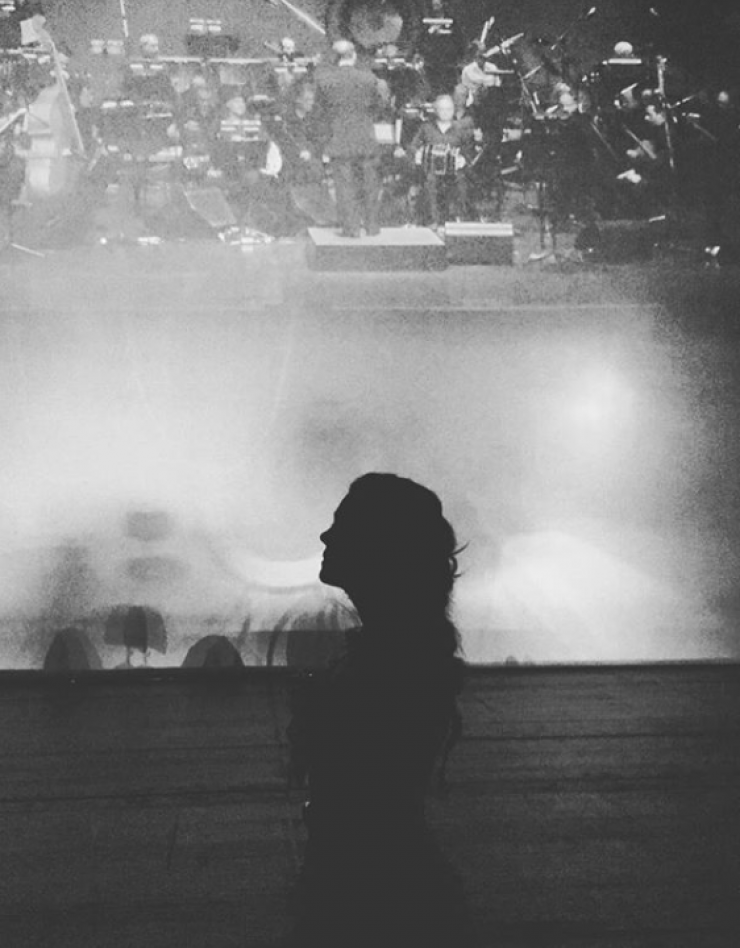 Πασίγνωστη Ελληνίδα τραγουδίστρια ανεβαίνει τα σκαλιά της εκκλησίας σε τέσσερις μήνες και μόλις το μάθαμε!