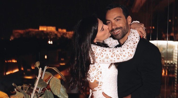 Σάκης Τανιμανίδης: Η δημόσια στήριξη στη σύζυγό του για την “επίθεση” που δέχτηκε για την εμφάνισή της