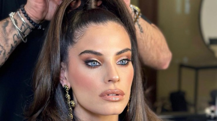 Αναλύουμε το beauty look της Χριστίνας Μπόμπα