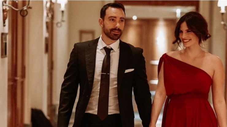 Τανιμανίδης – Μπόμπα: Μας έδειξαν πρώτη φορά τα πρόσωπα των δίδυμων κοριτσιών τους!