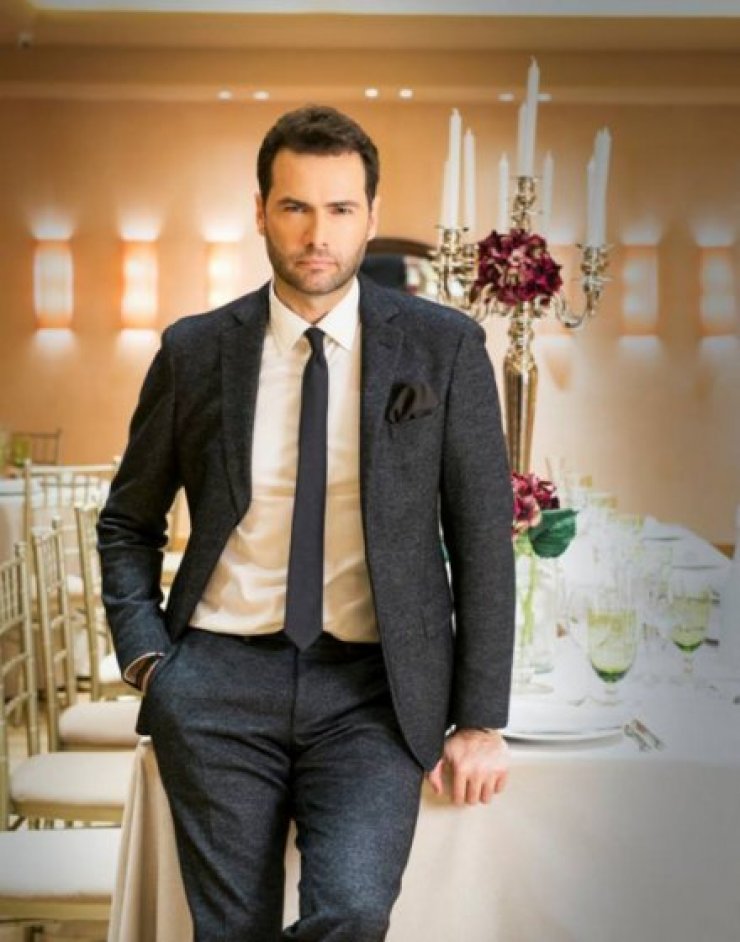 Παναγιώτης Μπουγιούρης: Φωτογραφίες από τo party έκπληξη που του ετοίμασαν στην Κύπρο