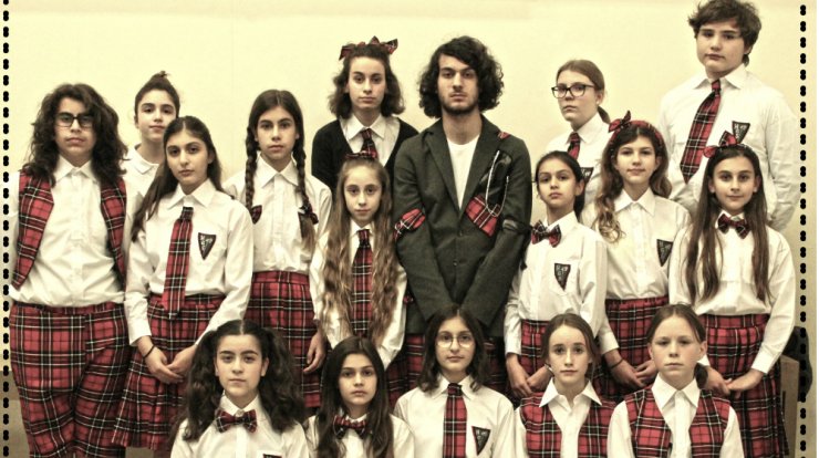 Eντυπωσιακό μιούζικαλ στην κεντρική σκηνή του Σατιρικού θεάτρου από το Senior School