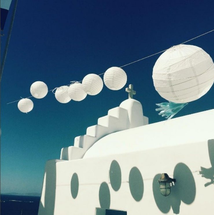 Επώνυμο ζευγάρι παντρεύτηκε κάτω από άκρα μυστικότητα στη Μύκονο