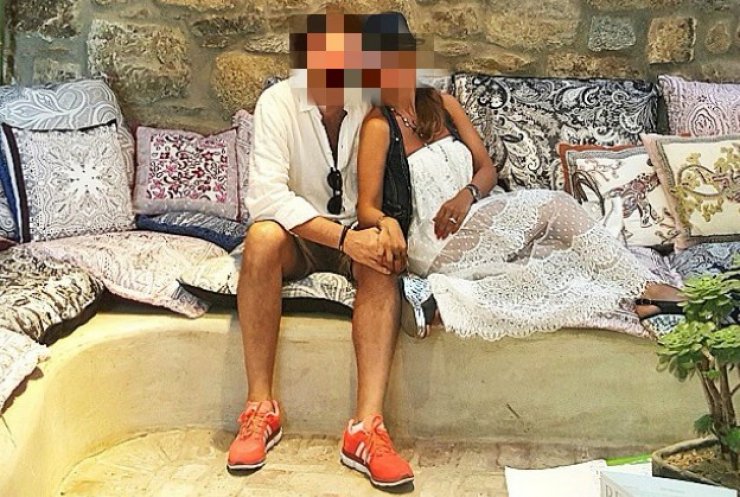 Ρομαντικές στιγμές στην Μύκονο για επώνυμη Κύπρια με τον σύντροφό της!