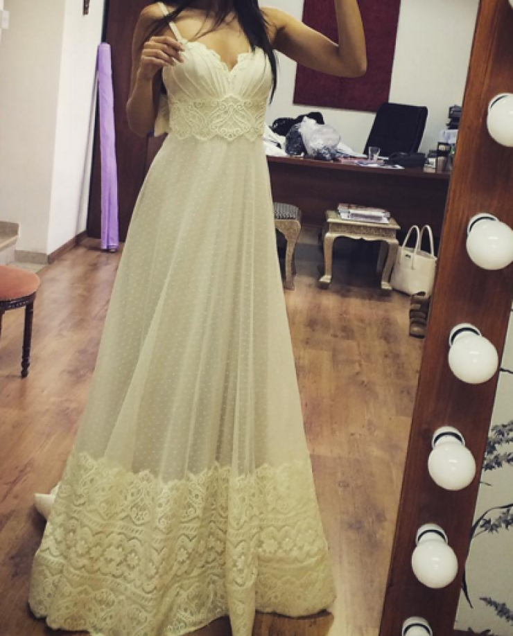 Επώνυμη Κύπρια ντύθηκε νυφούλα!