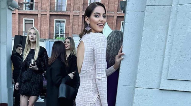 Spring inspo από Ευριπίδου - Σκίτσκο: Η αγαπημένη απόχρωση που επιστρέφει στα ανοιξιάτικα μας μανικιούρ