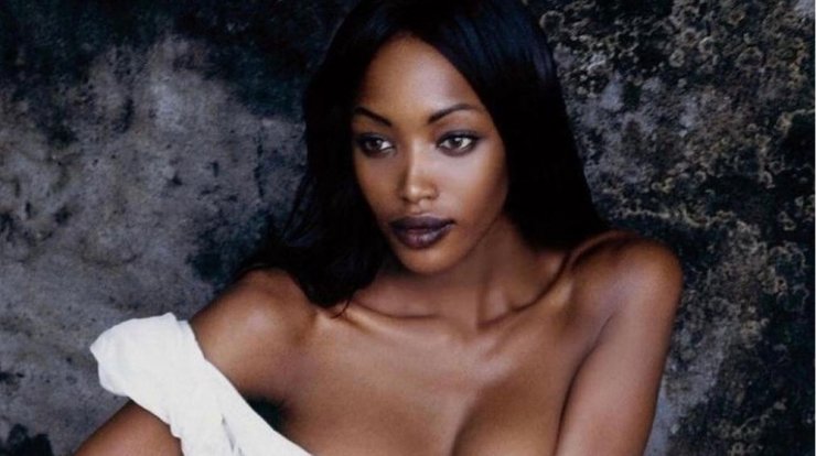 Naomi Campbell: Αποκάλυψε πως έγινε μητέρα και "έριξε" το instagram [εικόνα]