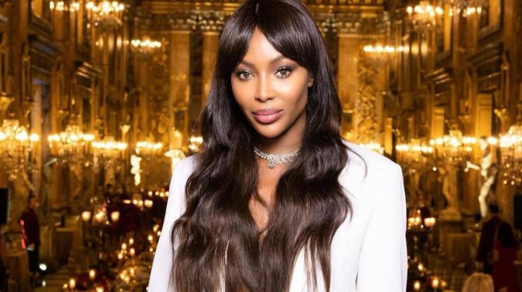 Η Naomi Campbell μοιράζεται το home edition workout της!