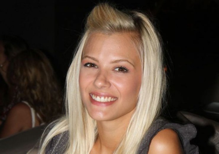  Η Λάουρα Νάργες κατηγορεί αεροπορική εταιρεία ότι της κατέστρεψε τα παπούτσια της