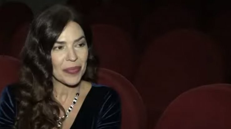 Ναταλία Δραγούμη: "Έκανα άσεμνη κίνηση και 3 έγχρωμοι με πλάκωσαν στο ξύλο" [βίντεο]