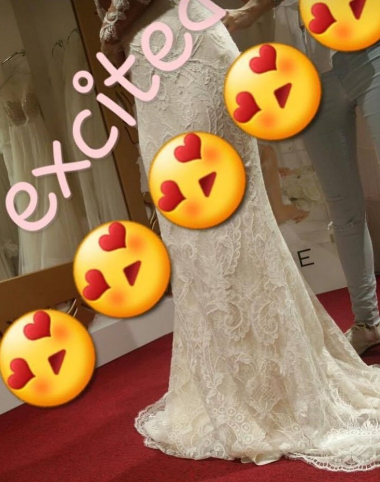 Σύντροφος επώνυμου Κύπριου αποκάλυψε πως παντρεύονται κάνοντας πρόβα νυφικού!