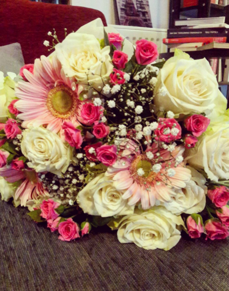 Η υπέροχη ανθοδέσμη που χάρισε Κύπριος παρουσιαστής στη σύντροφό του!