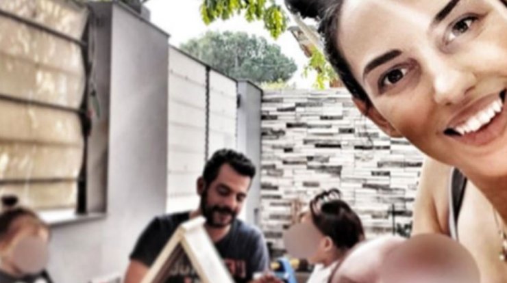 Νατάσα Τούρζα: Φτιάχνει μελομακάρονα με τις δίδυμες κόρες της!