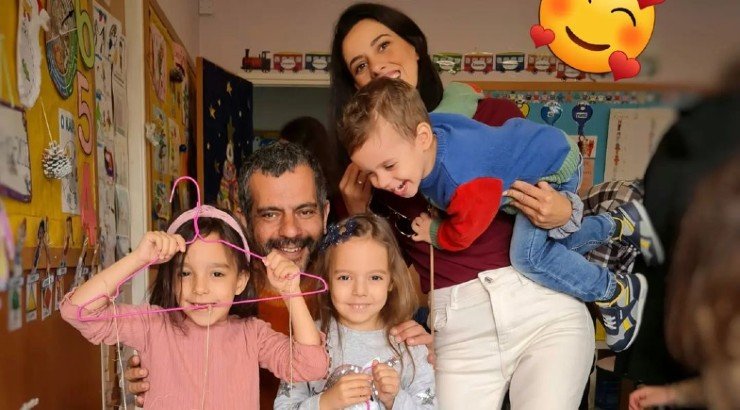 Γιώργος Ρούσσος – Νατάσα Τούρζα: Έφτιαξαν χριστουγεννιάτικες κατασκευές με τα παιδιά τους [εικόνες]