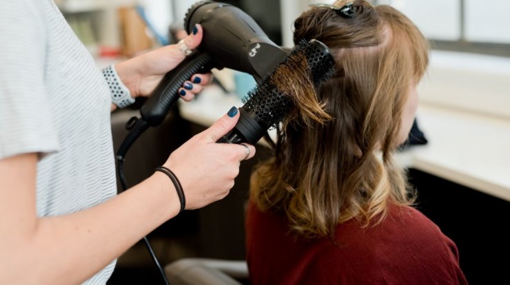 Ανοίγουν κομμωτήρια και ινστιτούτα αισθητικής από την ερχόμενη Δευτέρα! 