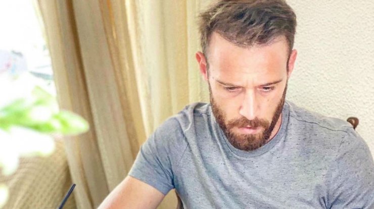 Νεκτάριος Αλεξάνδρου: Γυμναστική στην παραλία με τα παιδιά του! [εικόνες]