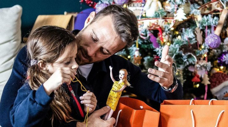 Νεκτάριος Αλεξάνδρου: Φωτογραφίζει την Αριάδνη ως ξωτικό [εικόνα]