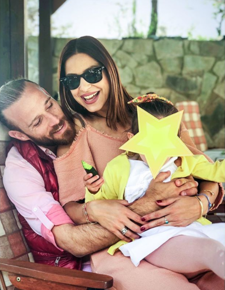 Κωνσταντίνα Ευριπίδου: Η υπέροχη τούρτα – έκπληξη από το σύζυγό της για την ονομαστική της γιορτή!